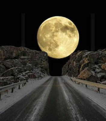 Moon in Norway_012721A