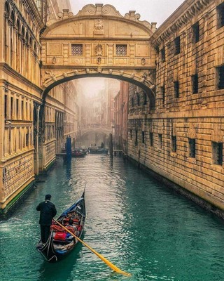 Venice_Italy_020321A