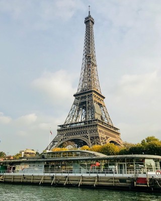 Eiffel Tower_Paris_102521A