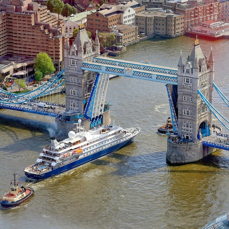 Tower Bridge_London_UK_102121A