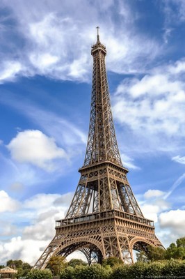 EiffelTower in Paris_012421A