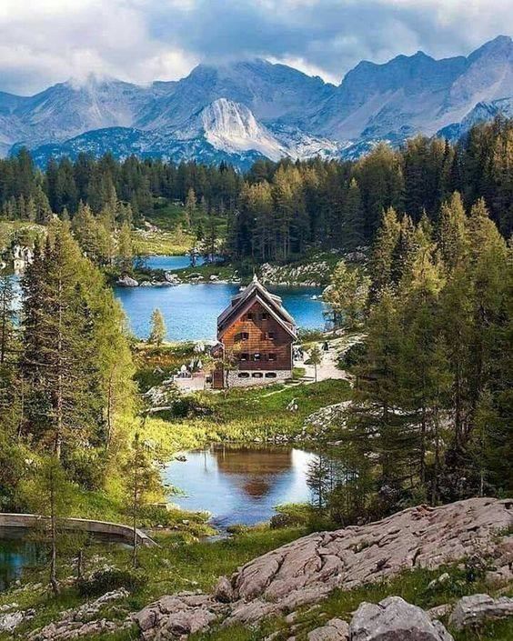 Riglav Lakes Lodge_Slovenia_100221A