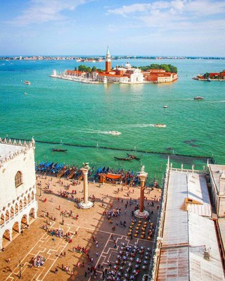 Venice_Italy_111020A