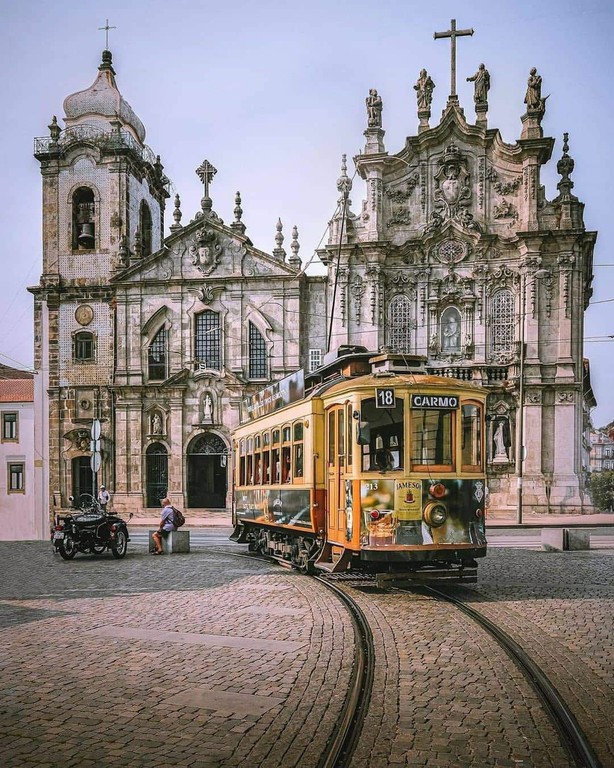 Porto_Portugal_120120A