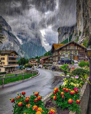 Lauterbrunnen_Switzerland_091221A