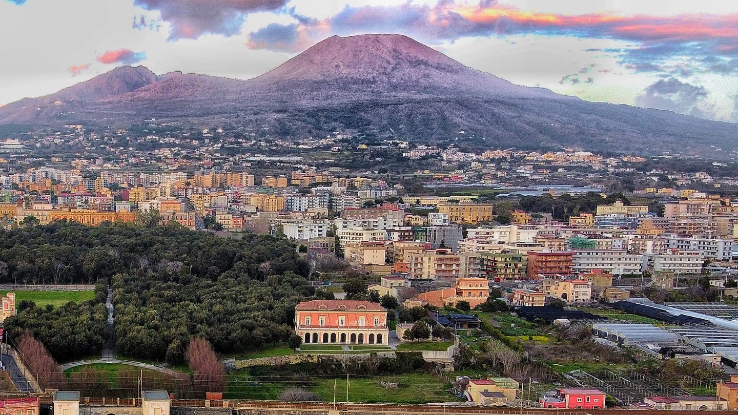 Naples_Italy_Walks_100120A