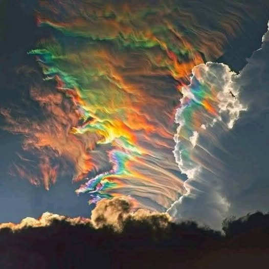 Stratospheric Clouds_052525A