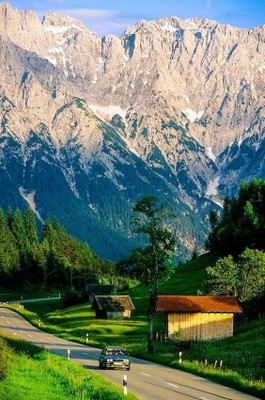 Mittenwald_Germany_060422A